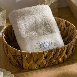 NWT LCW Home Eye Embroidered Coton Hand and Face Towel